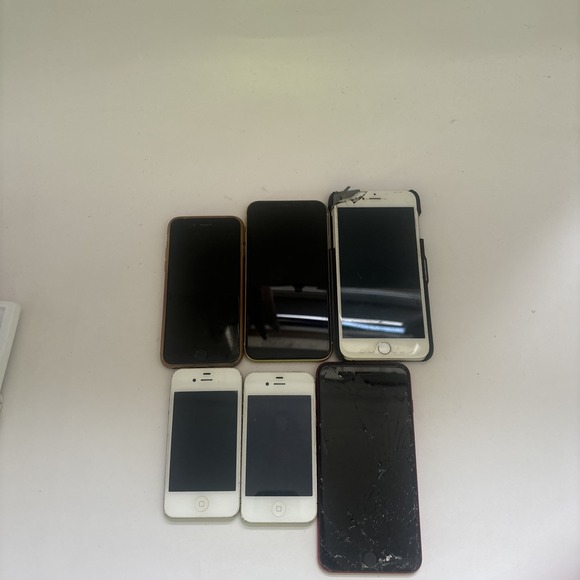 Apple iPhones Mixed Models Selling As Is For Parts Or Repair Lot Of 6